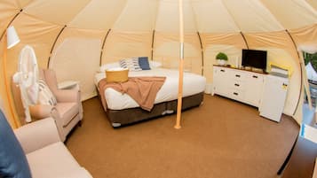 Tent, 1 slaapkamer | Luxe beddengoed, donzen dekbedden, pillowtop-bedden, babybedden