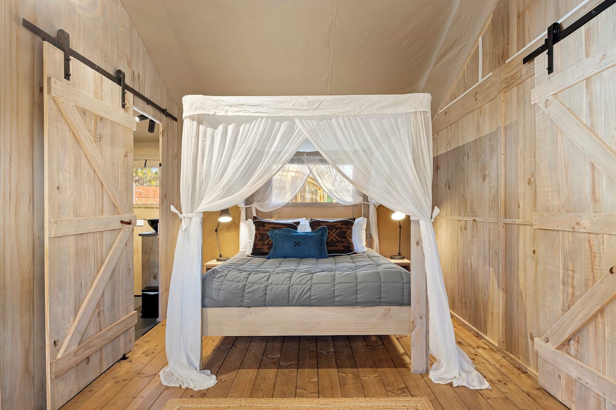 Safari Tent | Down duvets, bed sheets