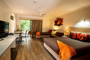 In-room safe, desk, iron/ironing board, free WiFi - Pialba Motor Inn (Urraween)