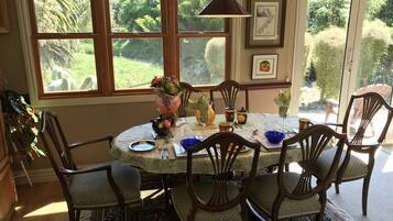 Free daily breakfast