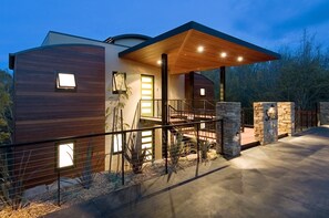 Front of property - Saltus Luxury Accommodation (Hepburn Springs)