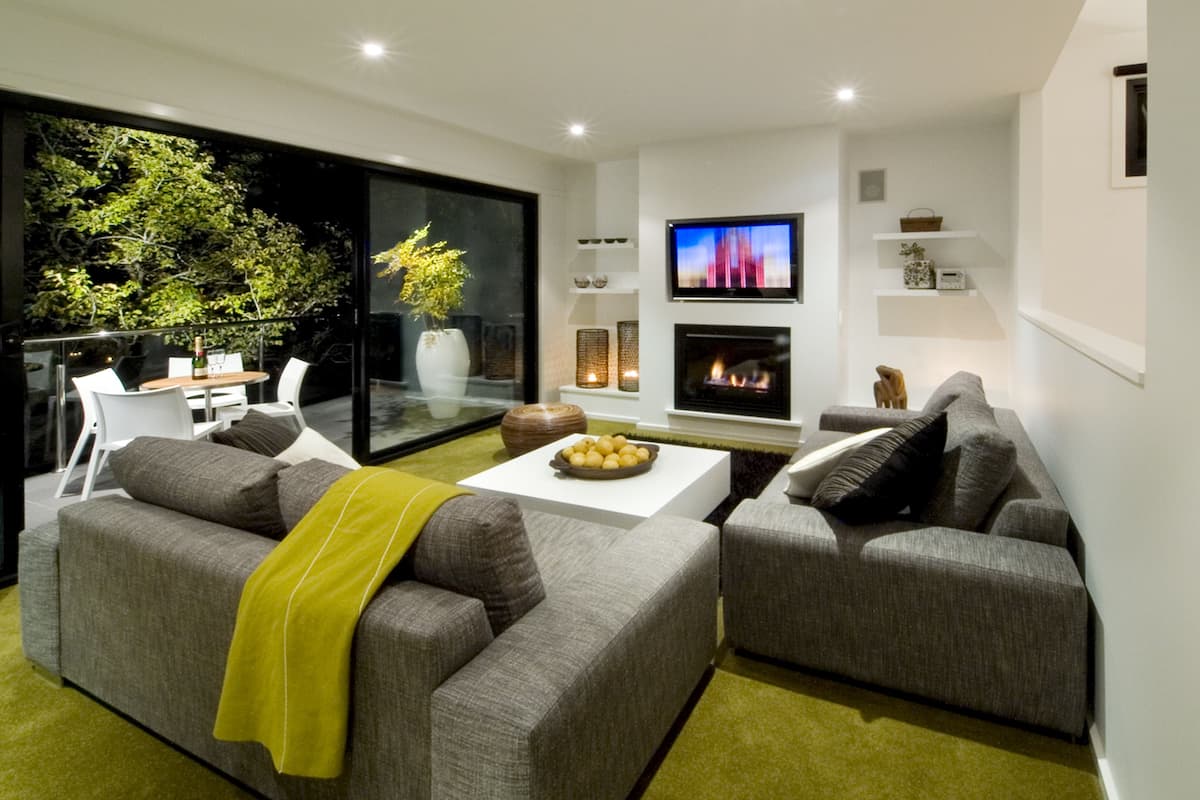 Smart TV, chimenea, Netflix, reproductor de DVD