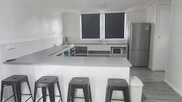 ファミリー ハウス | 専用キッチン | 冷蔵庫、電子レンジ、電気ポット