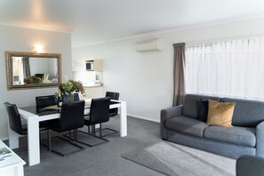 Suite, 1 soverom, ikke-røyk, kjøkken | Safe på rommet, barnesenger og ekstrasenger (mot et tillegg)