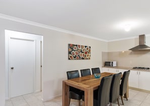 2 Bedroom Cottage  | Living area - Margaret River Tourist Park (Margaret River)