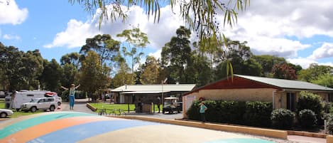 Zona de juegos infantil al aire libre