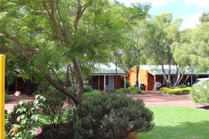 2 Bedroom Cottage  | Individually decorated, individually furnished, blackout drapes