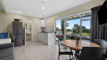 Tourist Flat | In-room dining