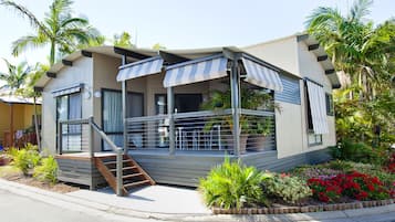 Standard Suite, 2 Bedrooms, Kitchen (GRANDE VILLA) | Street view