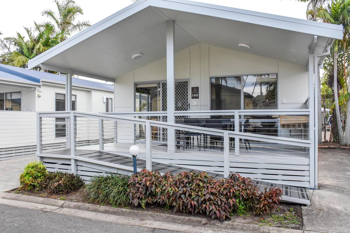 Driftwood Lodge (2BR) | Street view
