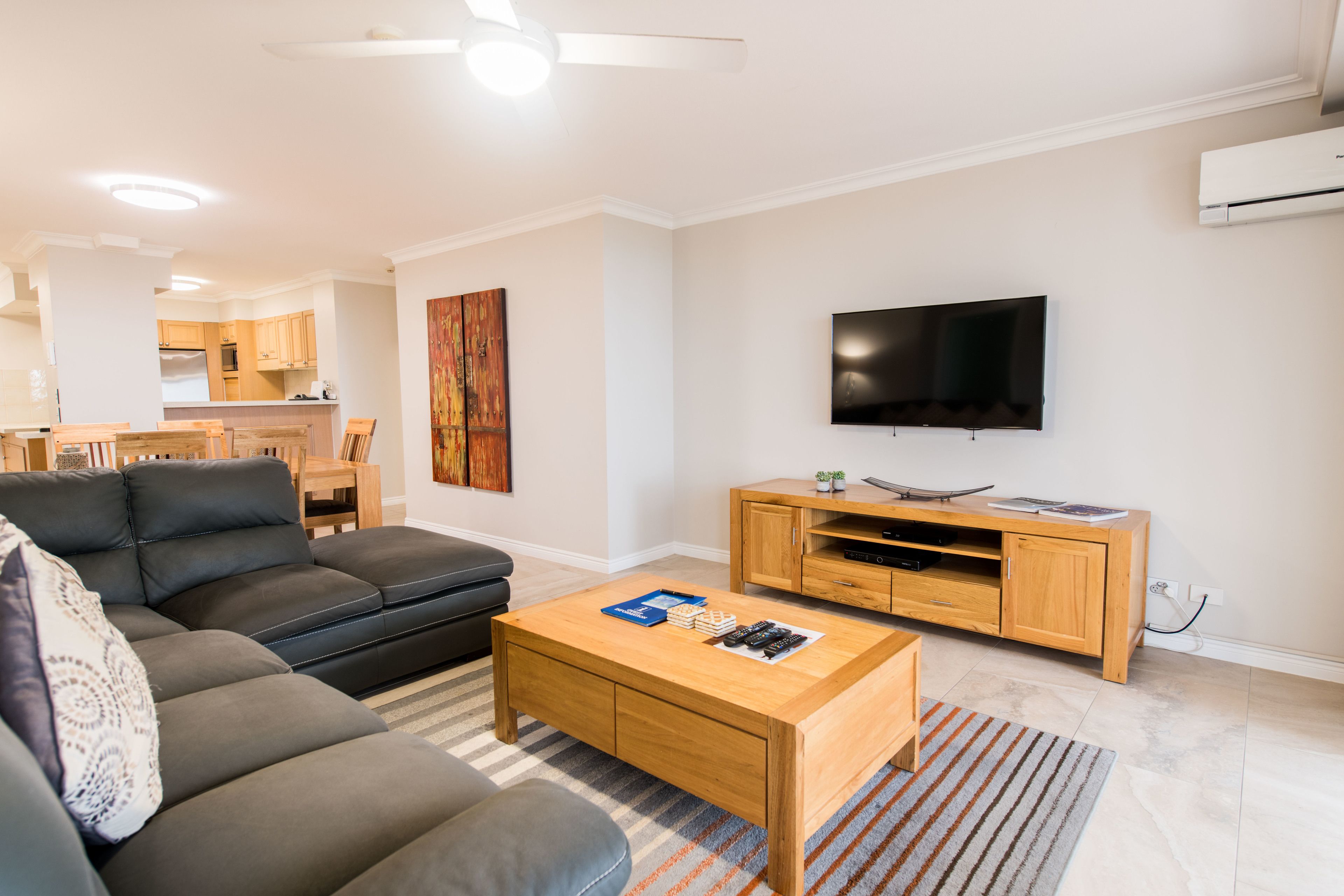La Grande Apartments Broadbeach — image 15