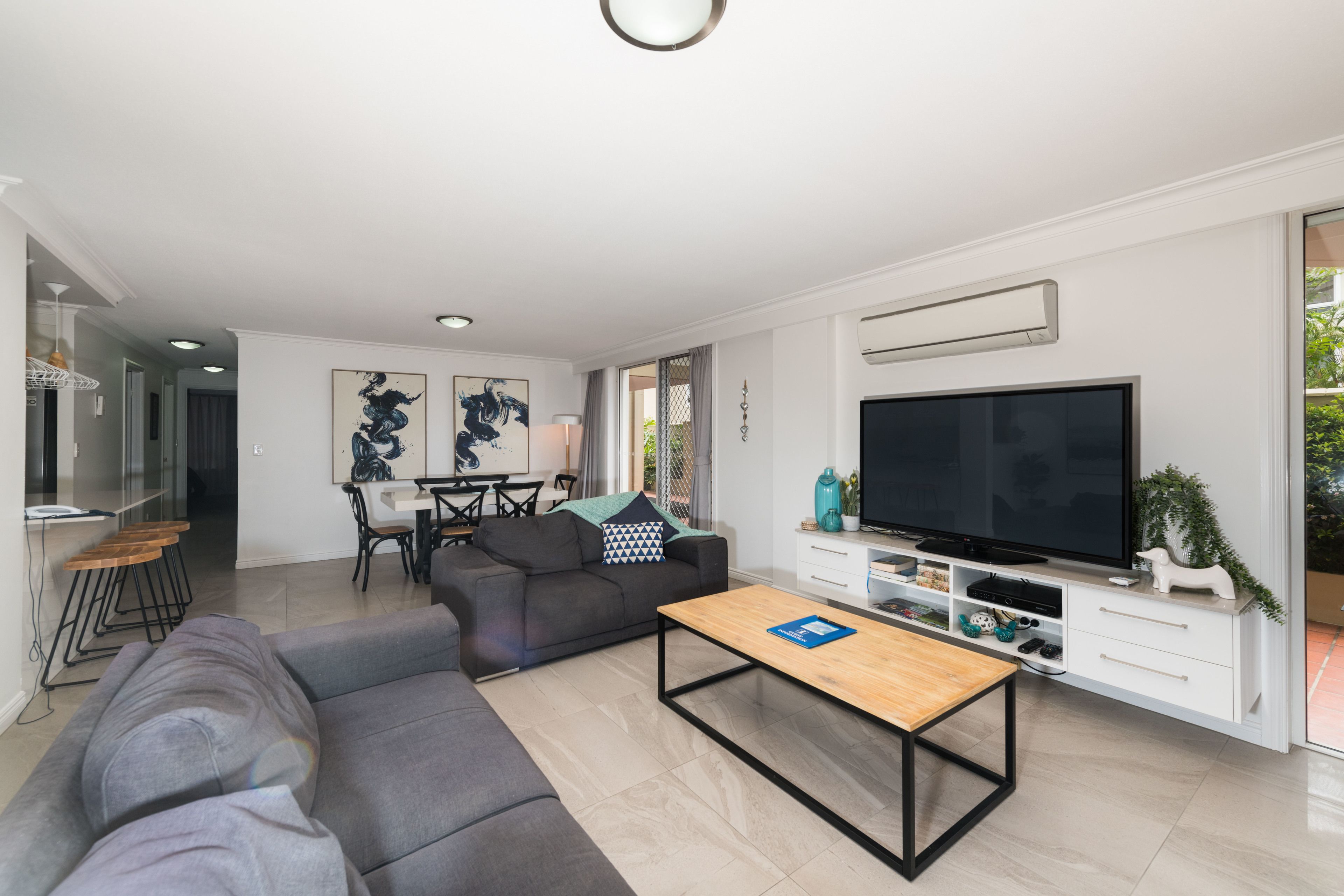 La Grande Apartments Broadbeach — image 9