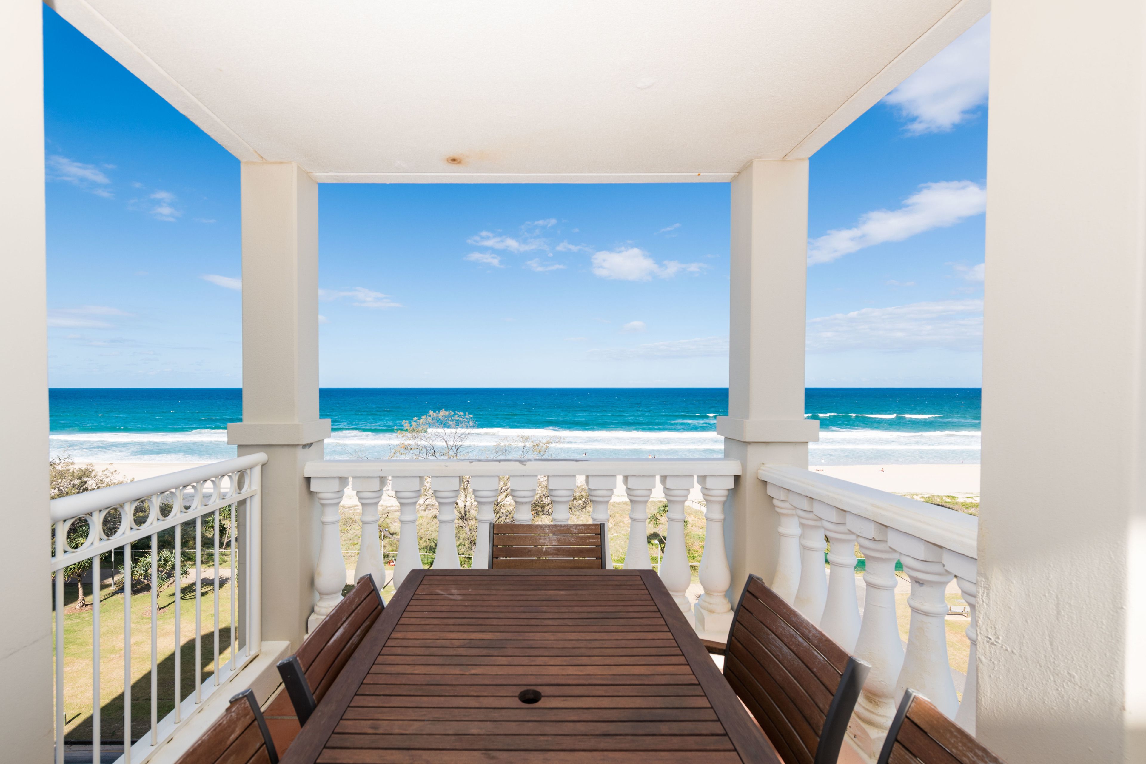 La Grande Apartments Broadbeach — image 20