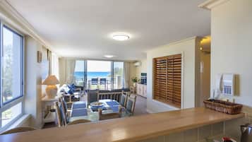 3 Bedroom Sub Penthouse - Ocean View | Living area | LCD TV, DVD player