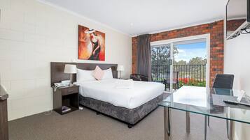 Deluxe Room, Balcony, River View | Free WiFi, bed sheets