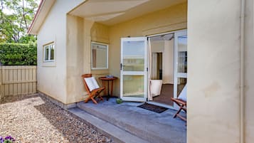 Superior Apartment, 2 Bedrooms, Non Smoking, Kitchen | Teres/patio