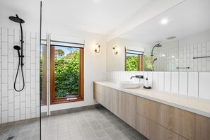 Three Bedroom Family Villa - Villa Three | Bathroom | Hair dryer, towels, shampoo