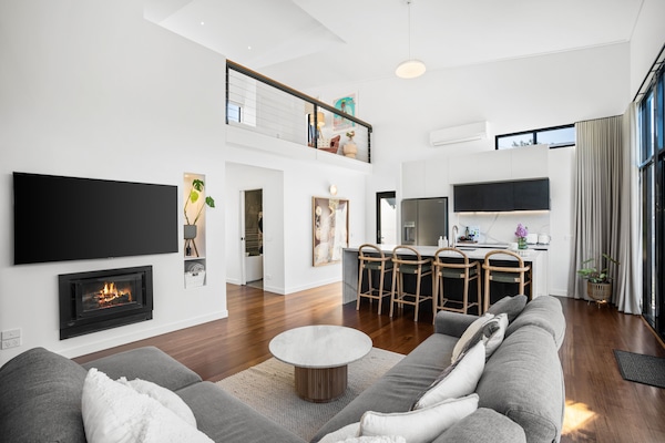 Deluxe V7 | Living area