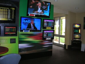 2 bars/lounges - Overlander Hotel Shepparton (Shepparton)