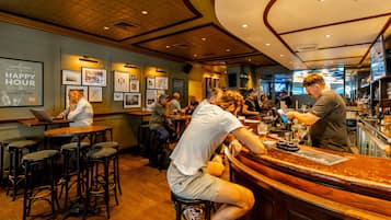 2 bars/lounges, sports bar