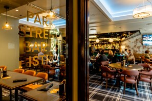 Food and drink - Hotel Coronation (Sydney)