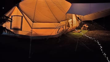 Luxury Family Glamping Tent | Free WiFi, bed sheets
