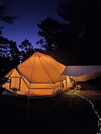 Barraca superluxo (Family Glamping Tent) | Wi-Fi de cortesia, roupa de cama