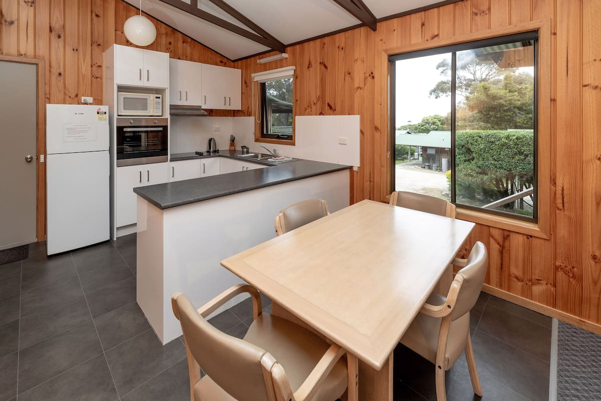 Standard Suite, 2 Bedrooms, Non Smoking, Kitchen (S/C Unit) | In-room dining