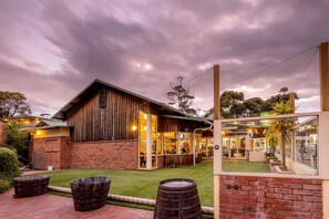 4 ravintolaa, joissa tarjoillaan lounas; moderni eurooppalainen keittiö