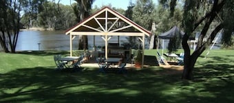 Euston Club Motel