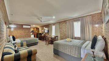 Superior Quadruple Room | Soundproofing, iron/ironing board, free WiFi, bed sheets