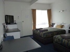Twin Room | Iron/ironing board, free cribs/infant beds, bed sheets