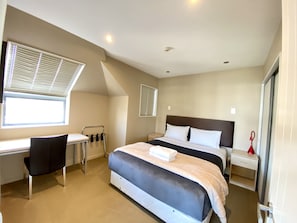 Family Penthouse, 3 Bedrooms | Premium bedding, down comforters, Select Comfort beds, in-room safe