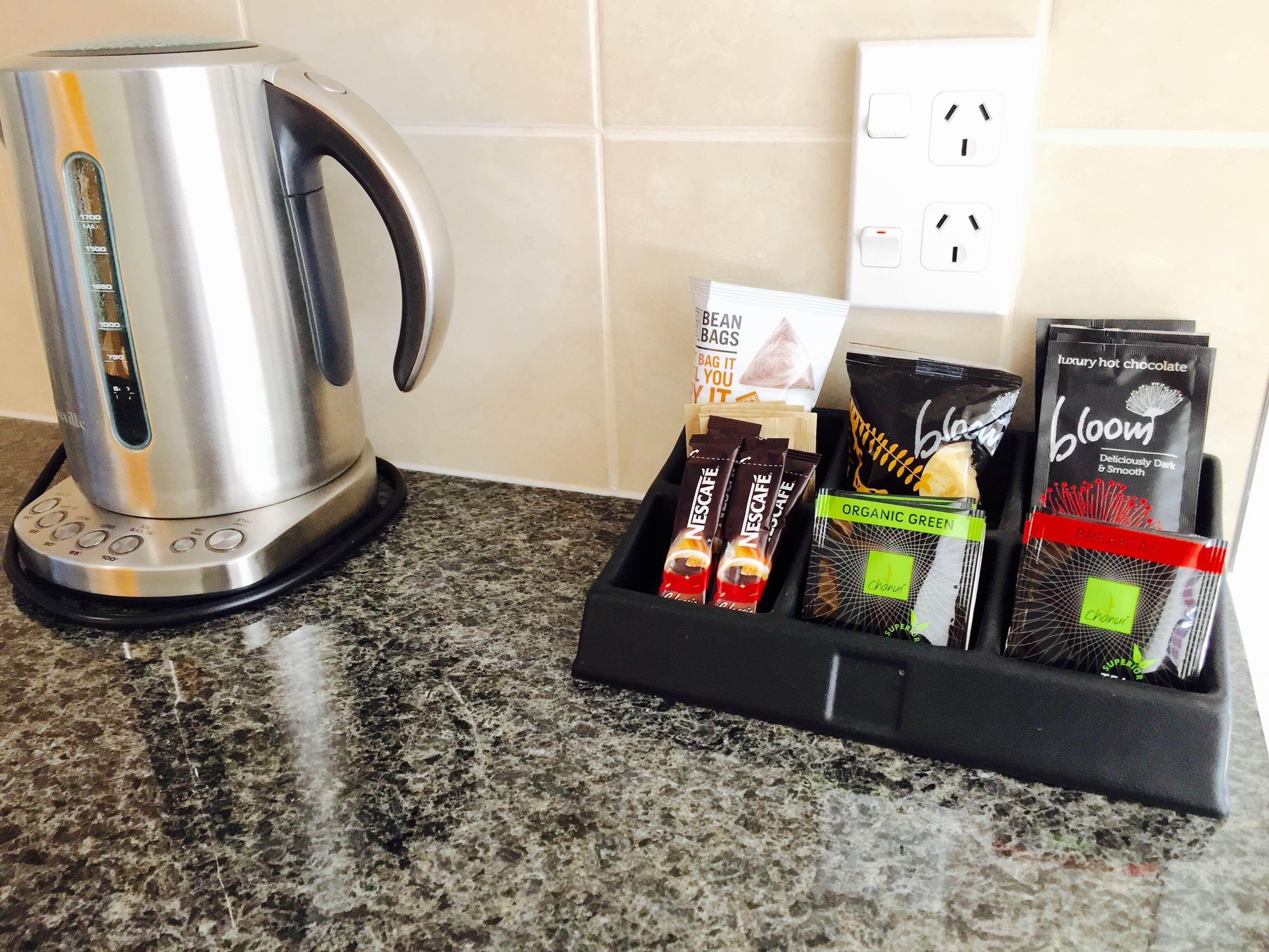 deluxe one bedroom apartment | coffee and/or coffee maker