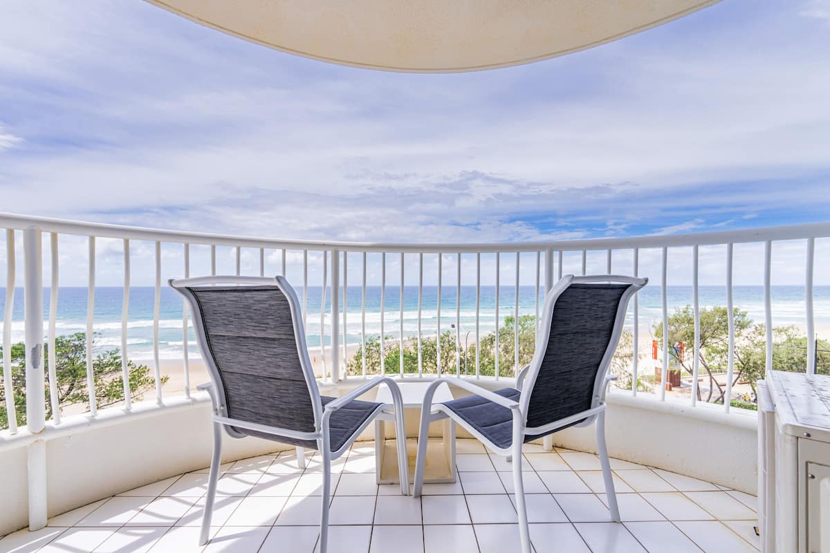 One-Bedroom Apartment with Ocean View Deluxe | Terrace/patio