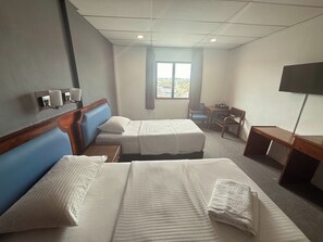 Free WiFi, bed sheets - Anika Inn Kluang (Kluang)