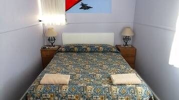 Basic Cabin, 2 Bedrooms (Unit 8) | Iron/ironing board, free WiFi