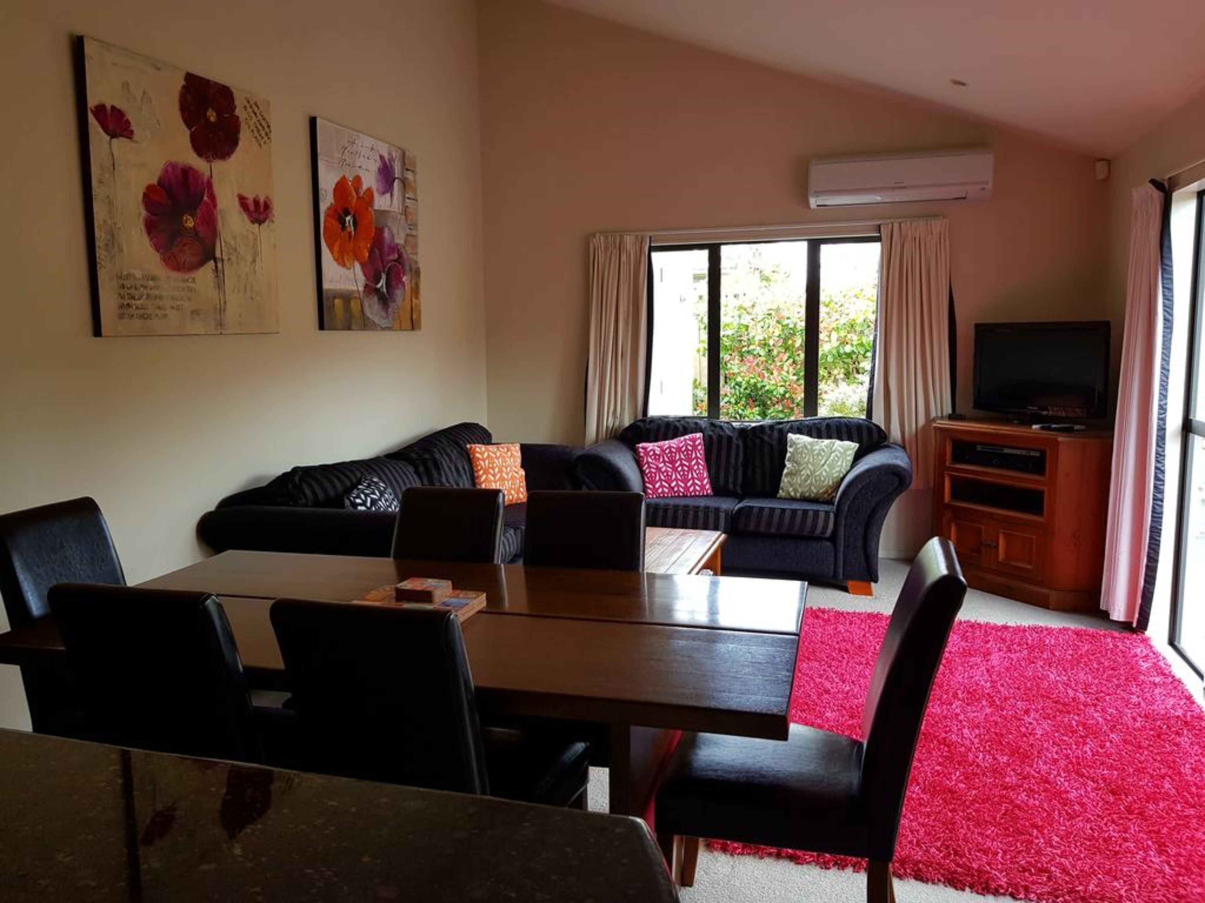 Standard Studio, Non Smoking, Bathtub (3 bedroom Townhouse (1)) | Free WiFi, bed sheets