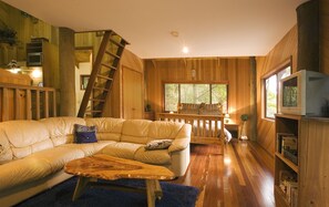 Living area - Springbrook Lyrebird Retreat (Springbrook)