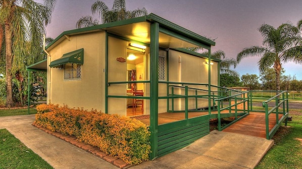 Standard Studio, Kitchenette (Disabled Friendly Cabin)