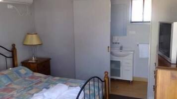 غرفة عادية - لغير المدخنين (Standard Motel) | مكتب ومكواة/لوح كي وإنترنت سلكي مجاني