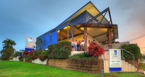 Tropixx Motel & Restaurant