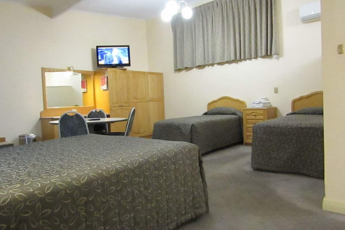 Premium bedding, in-room safe, desk, blackout curtains