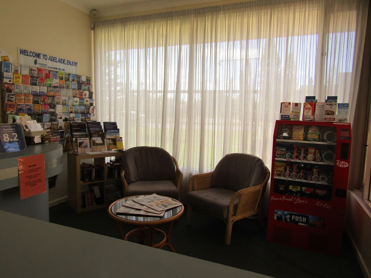 Glenelg Motel