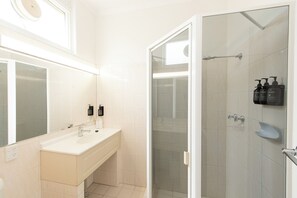 Family Room (Large Family - sleeps 6) | Bathroom