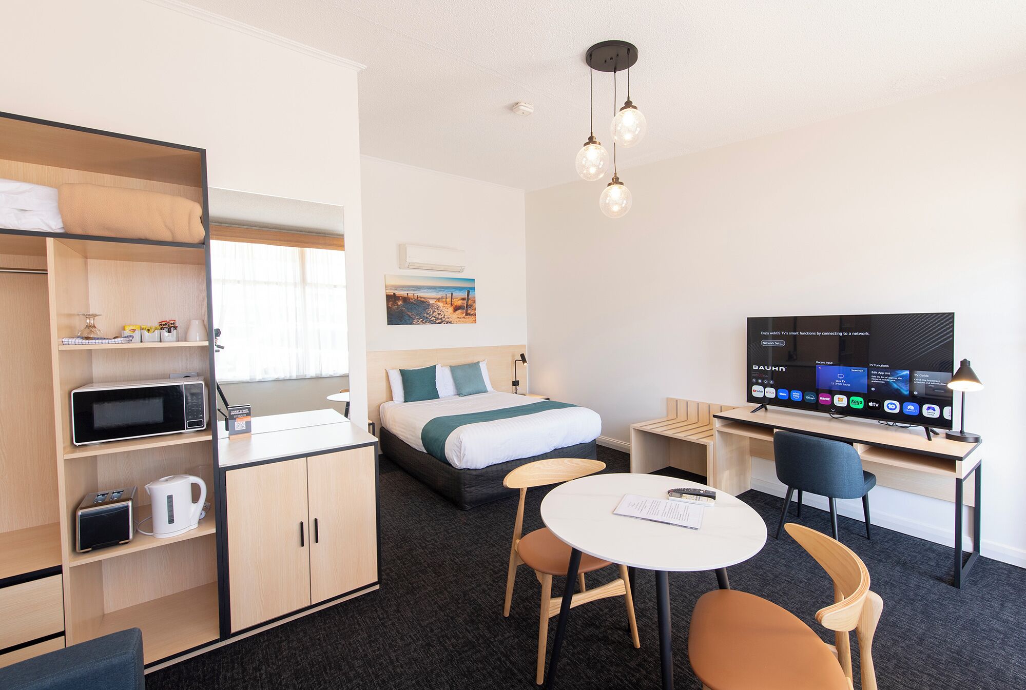 Literie de qualité supérieure, coffres-forts dans les chambres, bureau