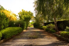 Garden - Abs by the Bay (Taranna)