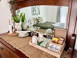 行政开间, 1 张大床, 按摩浴缸 | 熨斗/熨衣板、免费 WiFi、床单