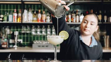 Alimentos y bebidas
