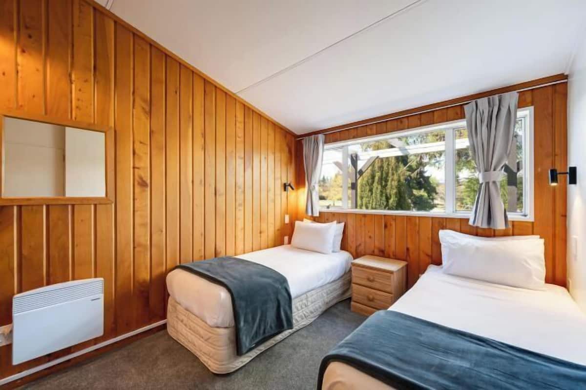 1 Schlafzimmer, individuell dekoriert, Verdunkelungsvorhänge